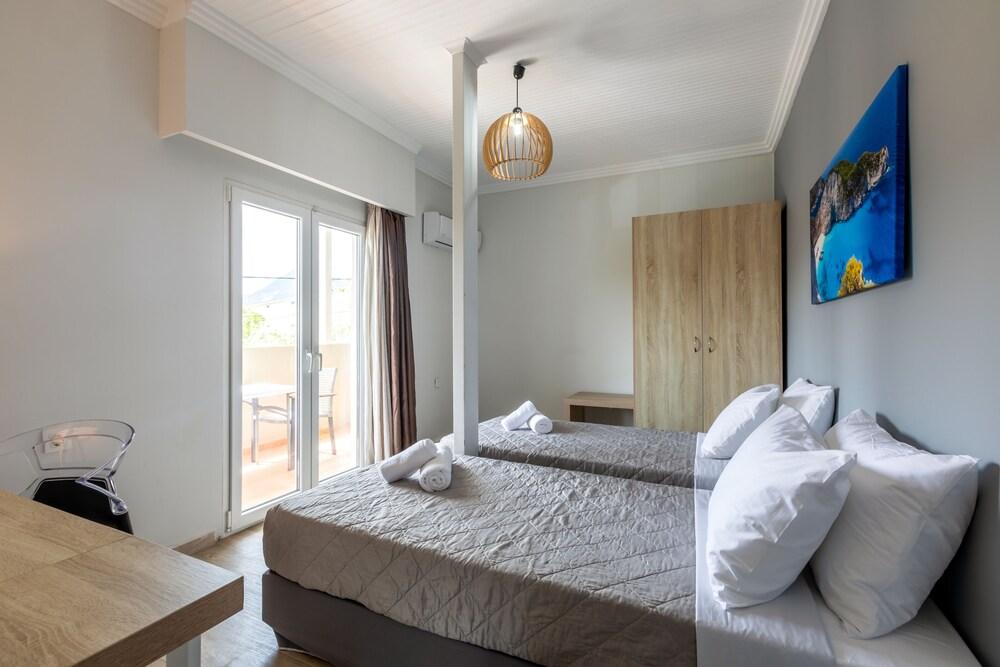 Arkadianos Aparthotel Agios Sostis  외부 사진